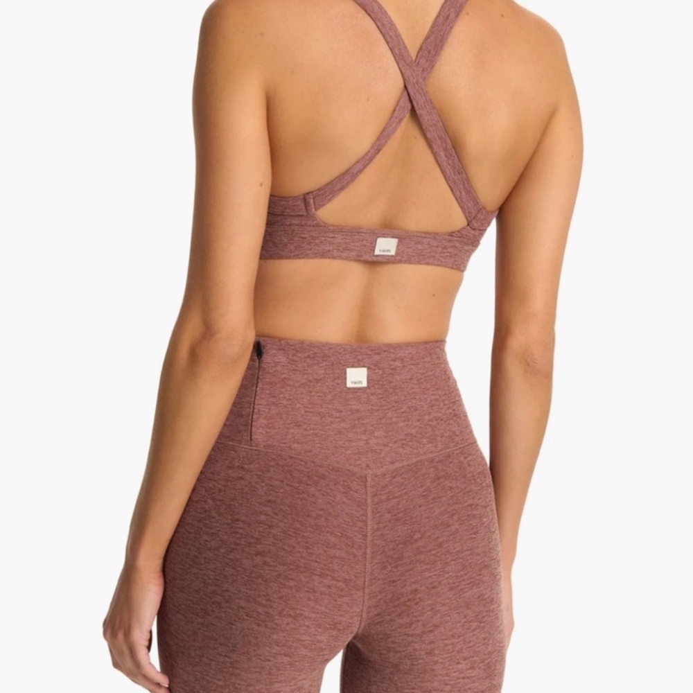 VUORI elevation hazelnut Sports Bra & Leggings Set
Gently used.
Top L
Bottom S - Picture 3 of 10